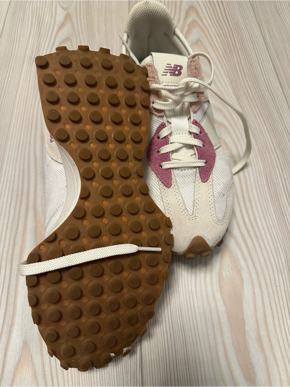 New Balance 327 Women’s Cream and Mauve Lace-Up Sneakers - Picture 2 of 4